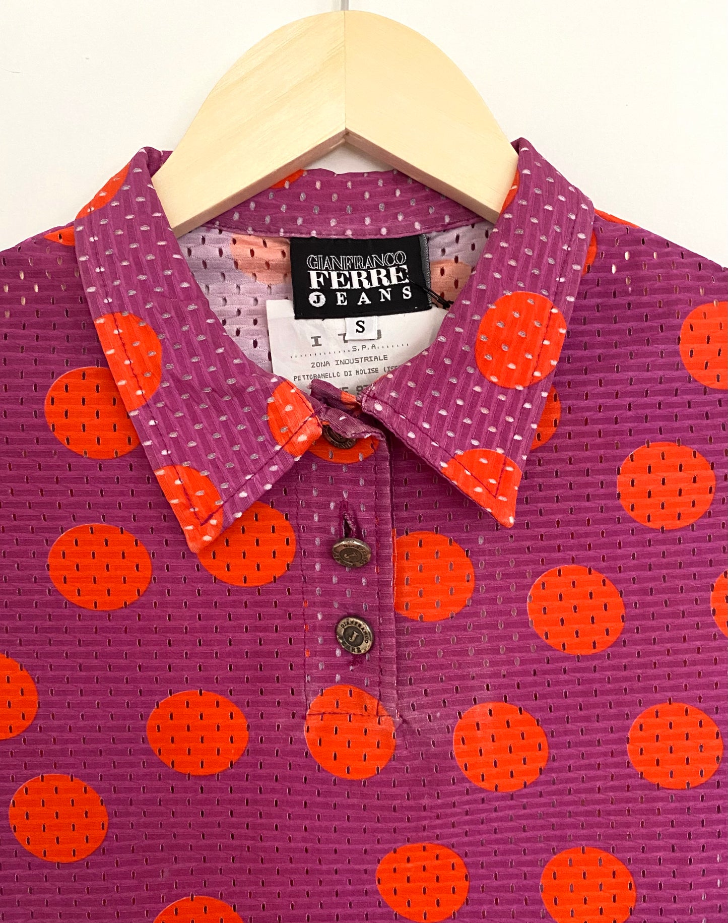 GIANFRANCO FERRE JEANS, Y2K MESH PURPLE/ORANGE POLKA DOT SS SHIRT