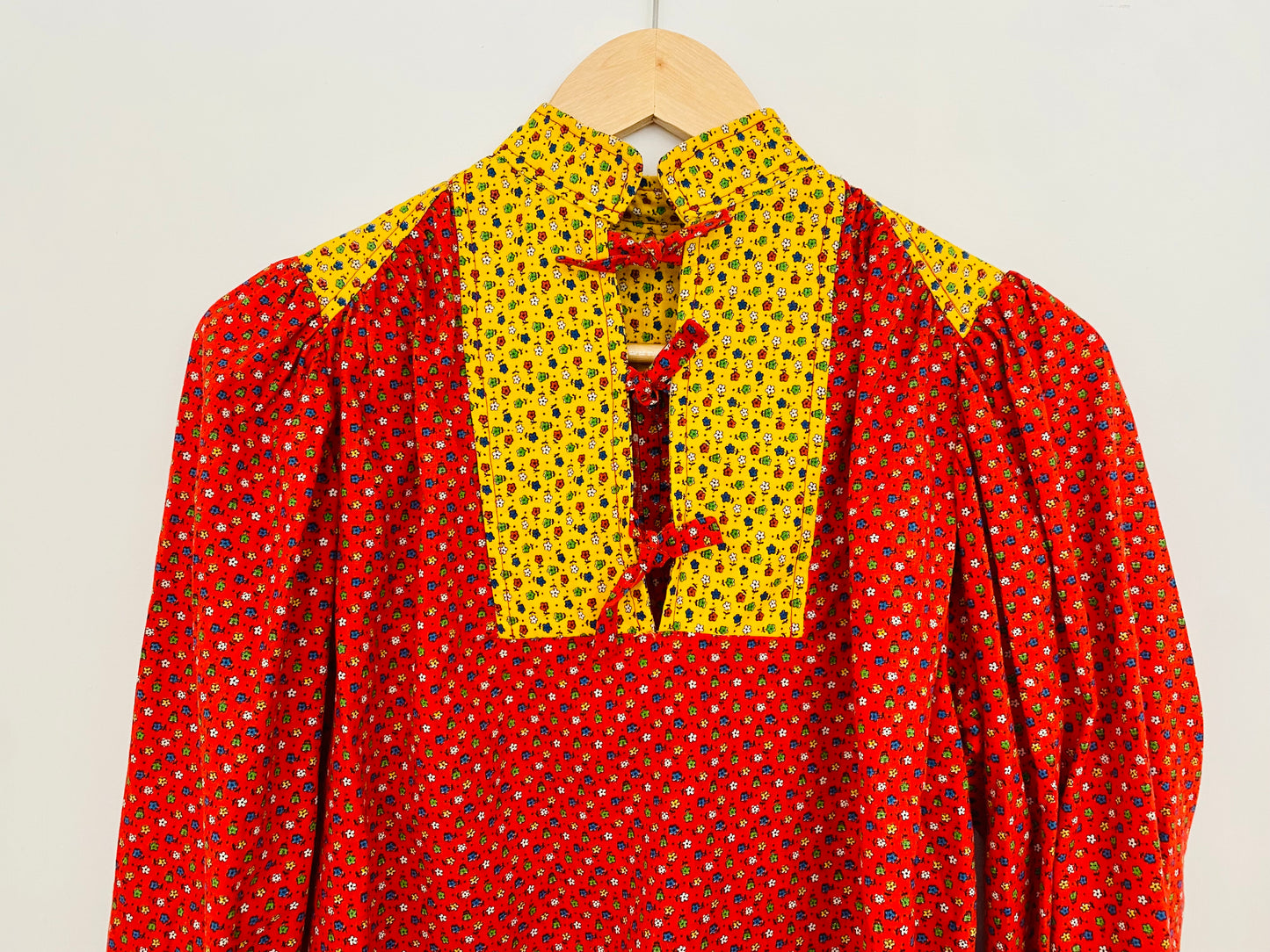 1970s HANDMADE CALICO PUFFED LS BLOUSE