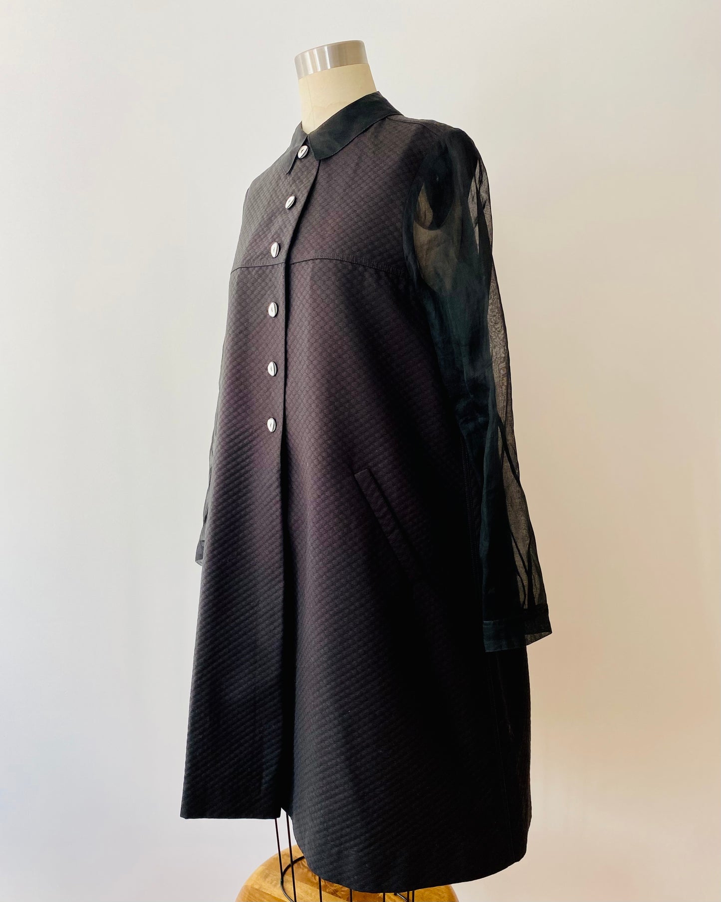 GEOFFREY BEENE, 1980s BLACK KNEE LENGTH DRESS W/ SHEER SLEEVES