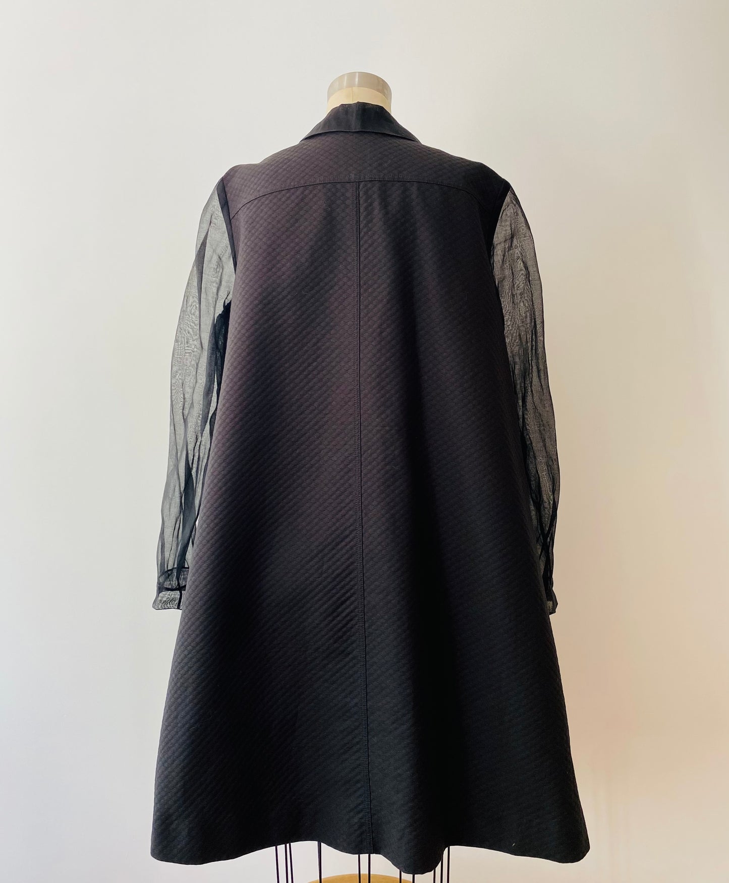 GEOFFREY BEENE, 1980s BLACK KNEE LENGTH DRESS W/ SHEER SLEEVES