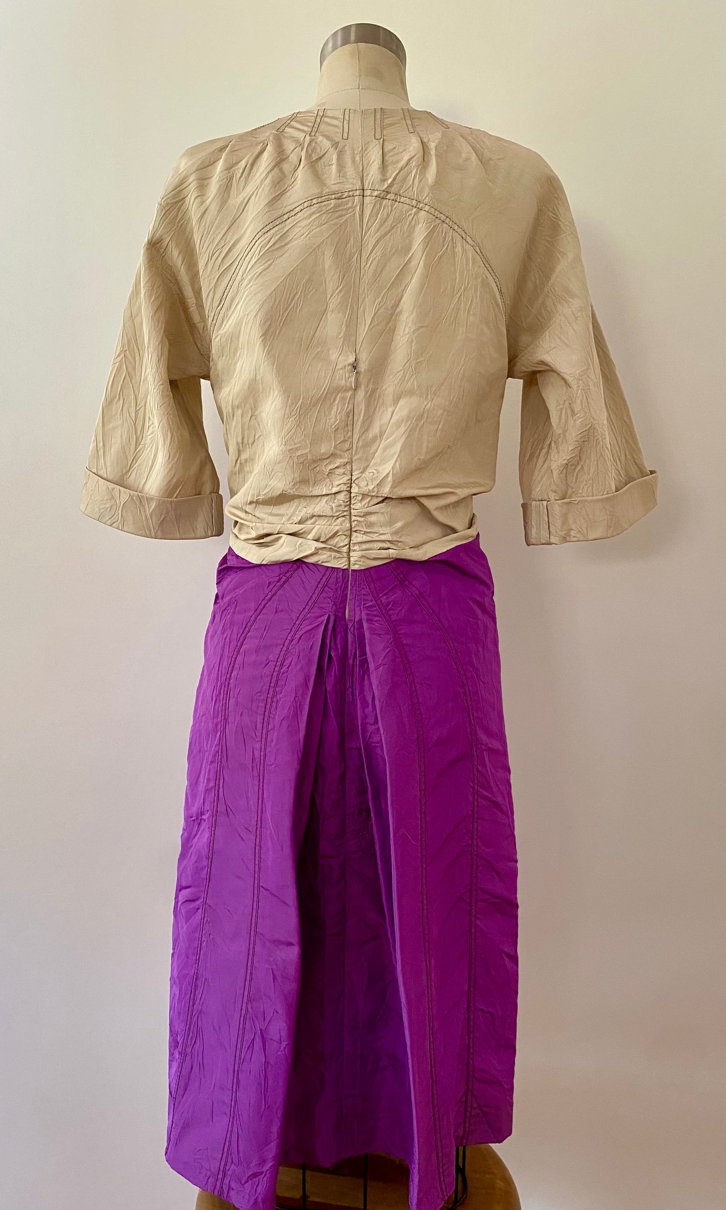 RICHARD CHAI, 1980s PURPLE AND NEUTRAL COLORED KNEE LENGTH DRESS