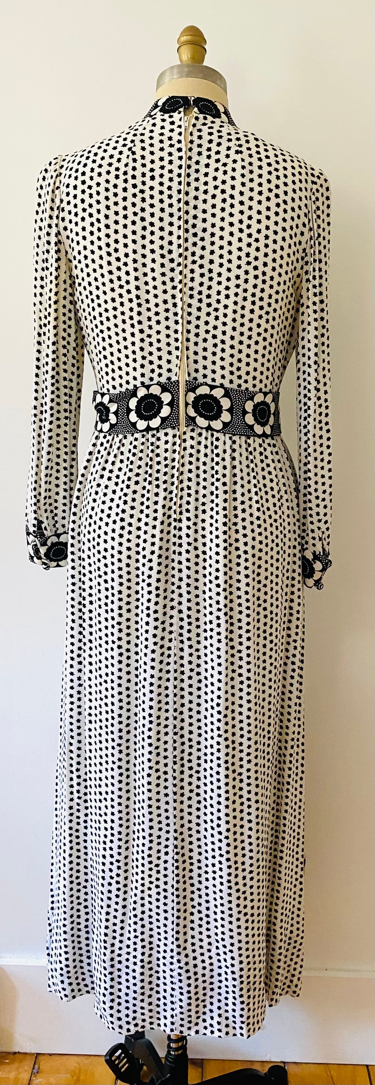 SAKS FIFTH AVENUE, 1960s VINTAGE BLACK & WHITE POLKA DOT LS DRESS W/ BOW